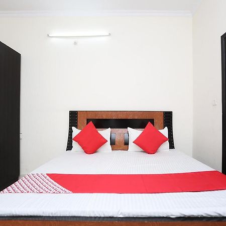 Oyo 40446 Yas Residency Hotel Alīgarh Esterno foto