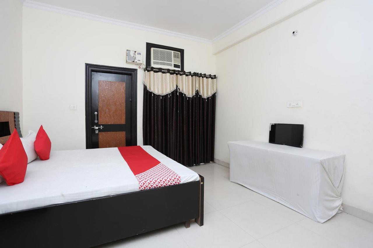 Oyo 40446 Yas Residency Hotel Alīgarh Esterno foto