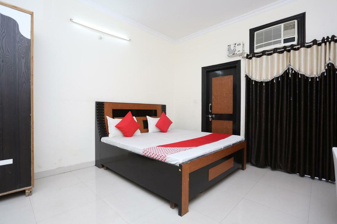 Oyo 40446 Yas Residency Hotel Alīgarh Esterno foto